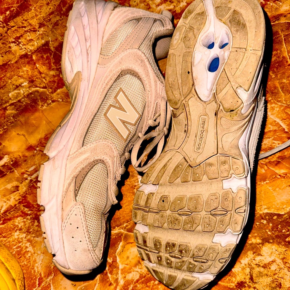 NEW BALANCE
WOMEN'S 530 SNEAKER - Picture 1 of 5